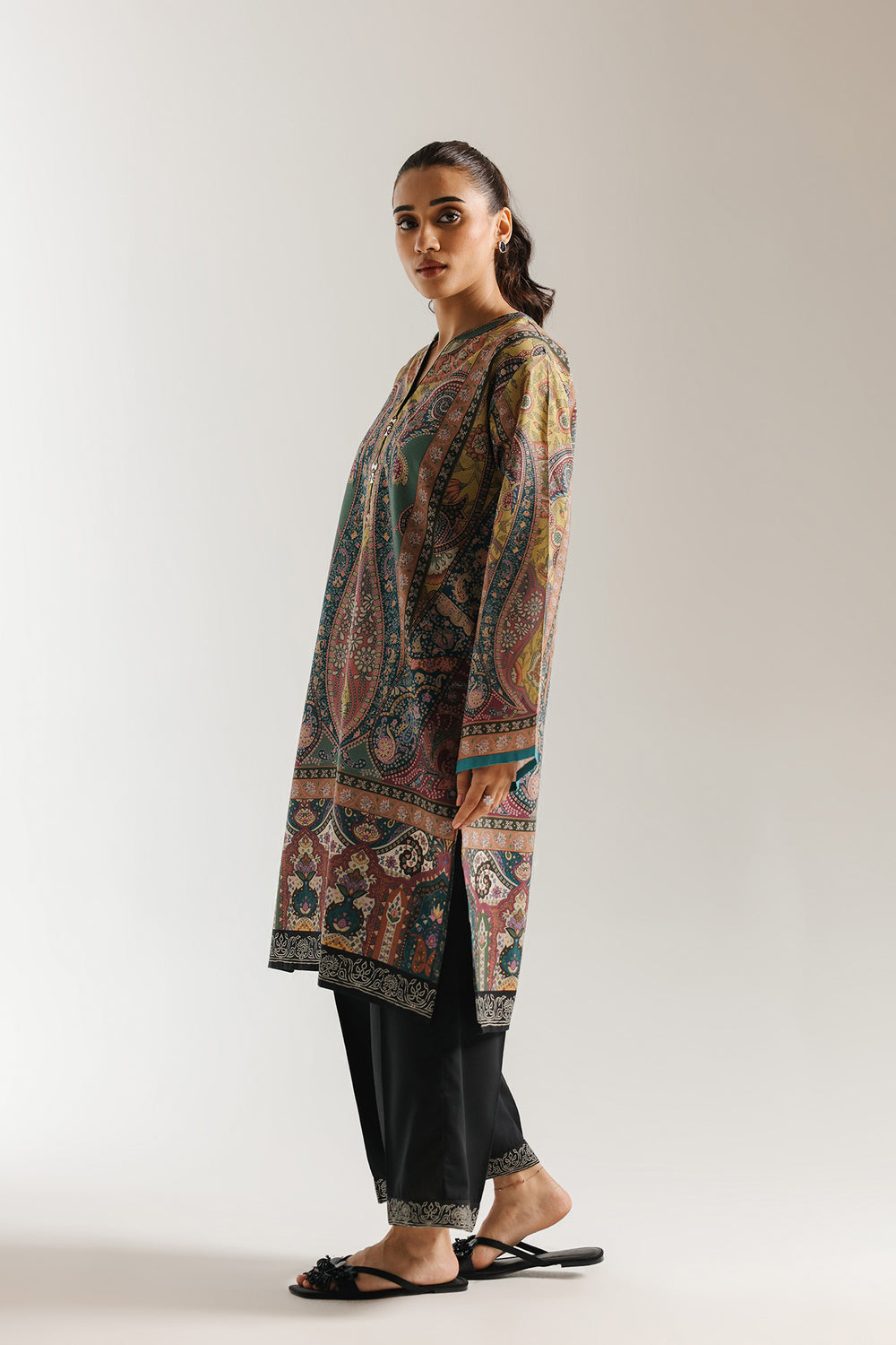Ruhani Printed Kurti With Straight Pants