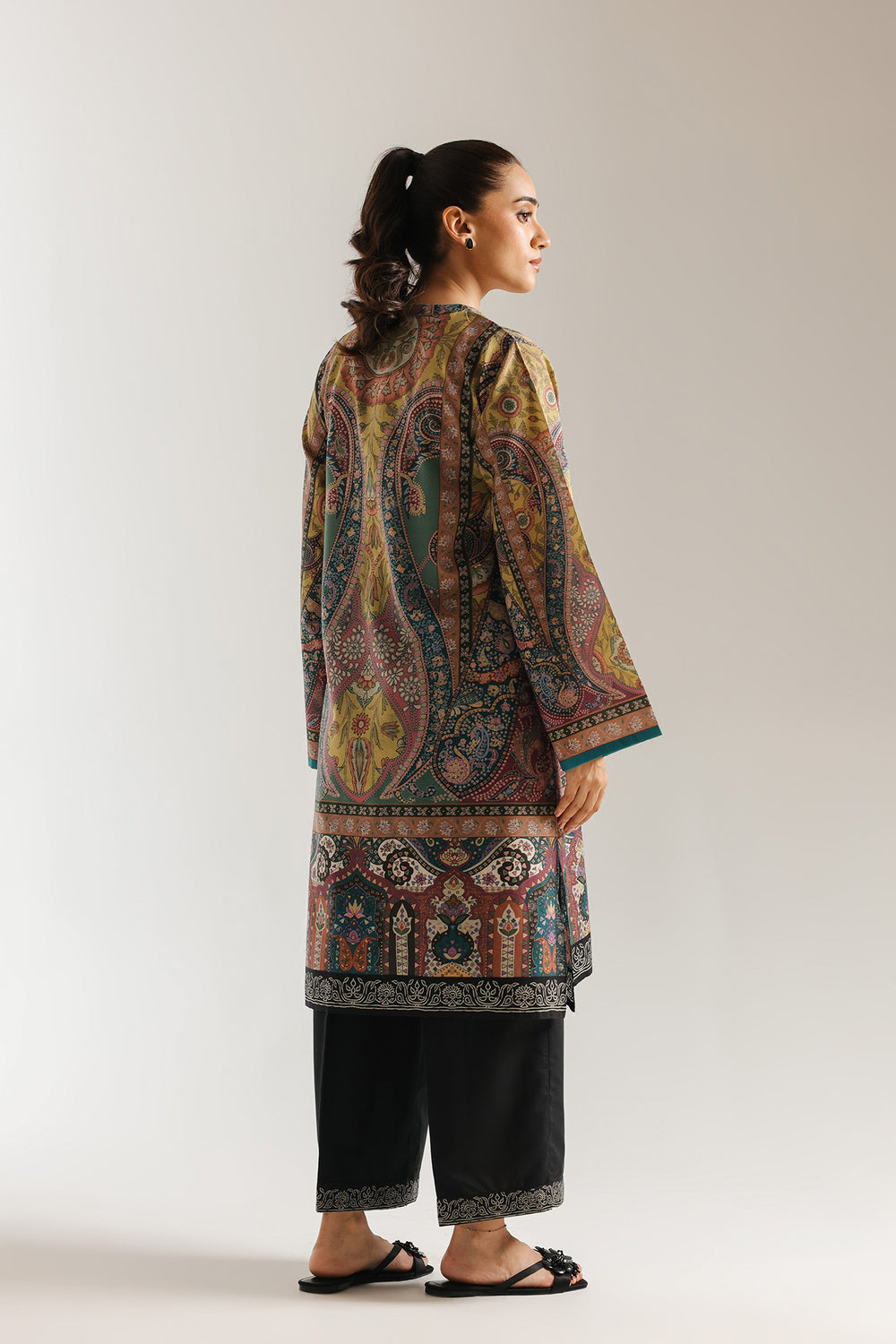 Ruhani Printed Kurti With Straight Pants