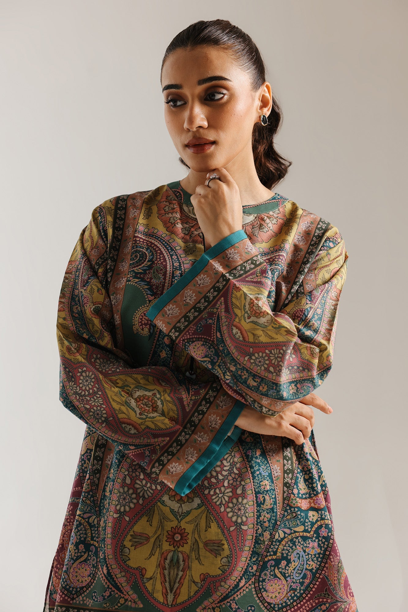 Ruhani Printed Kurti With Straight Pants