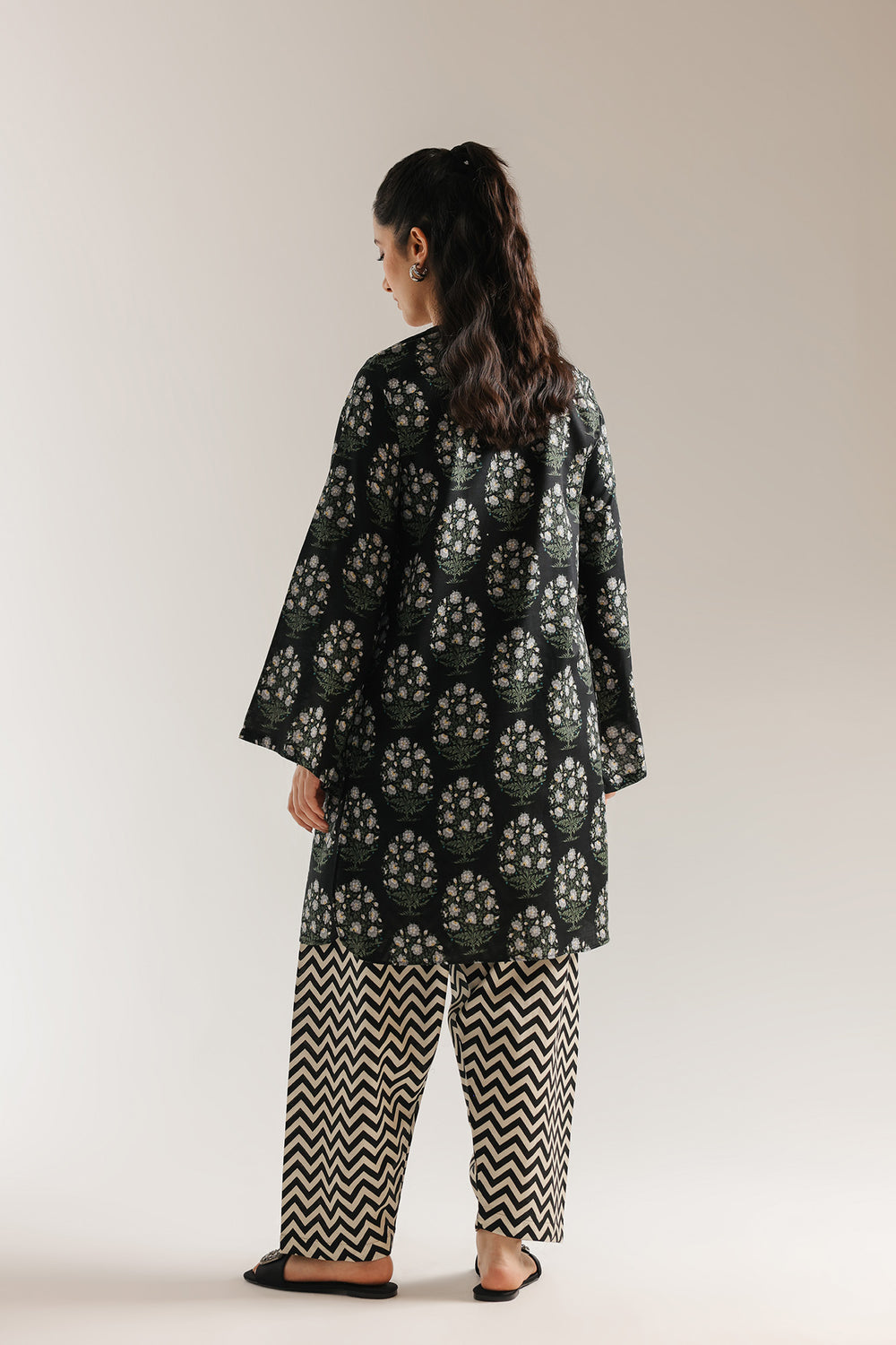 Aafiya Floral Printed Kurti With Chevron Pants Set