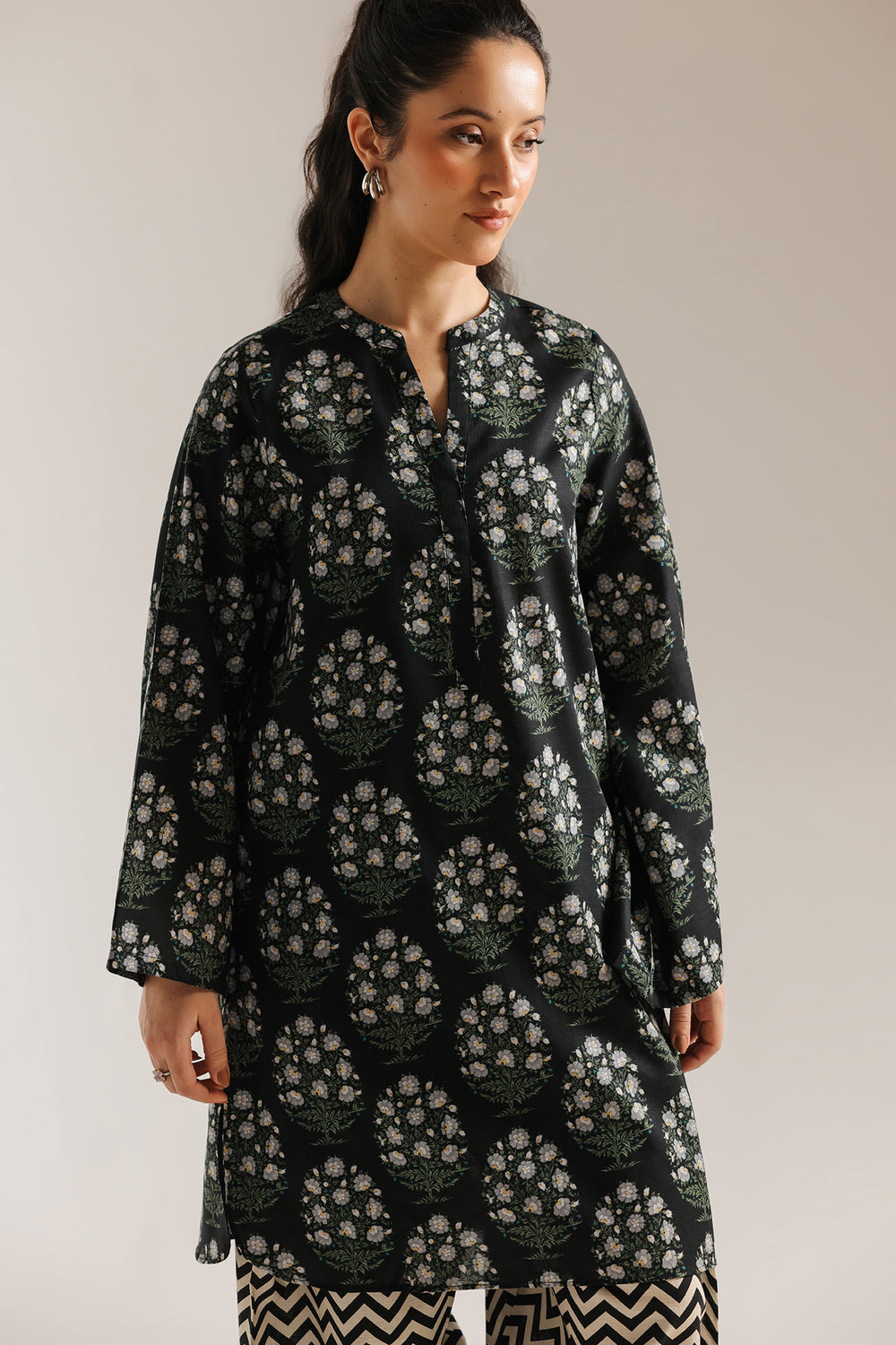 Aafiya Floral Printed Kurti With Chevron Pants Set