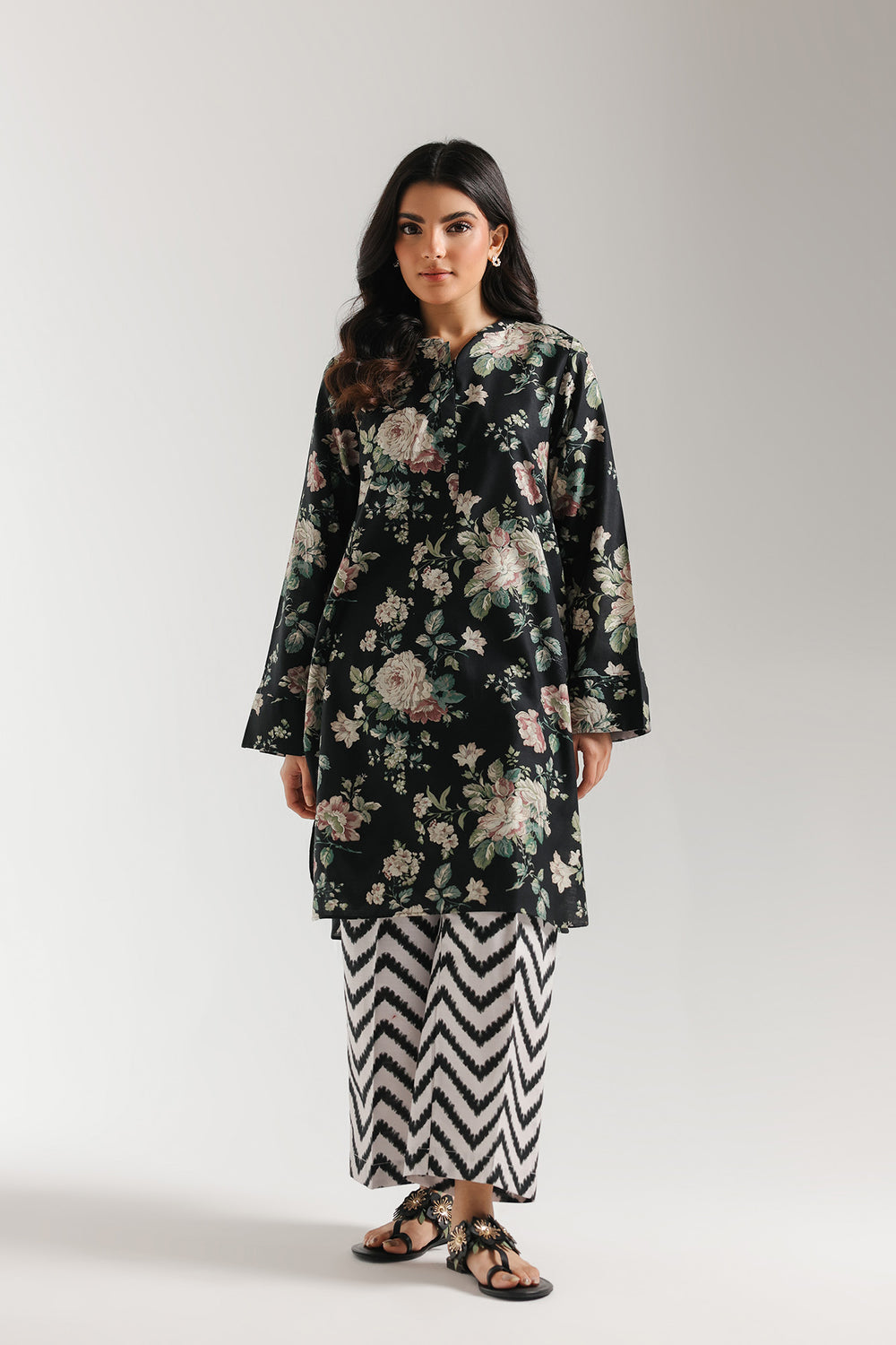 Inaaya Floral Printed Kurti With Chevron Pants Set